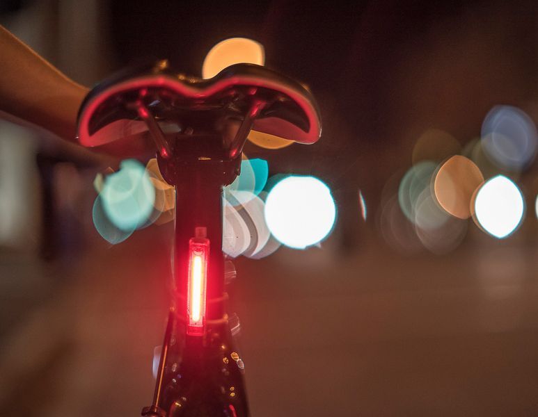 Мигалка задня Knog Plus Rear 20 Lumens Black 12142 фото